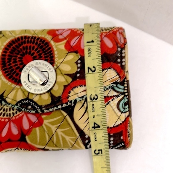 Vera Bradley Flower Shower Turnlock Wristlet EUC